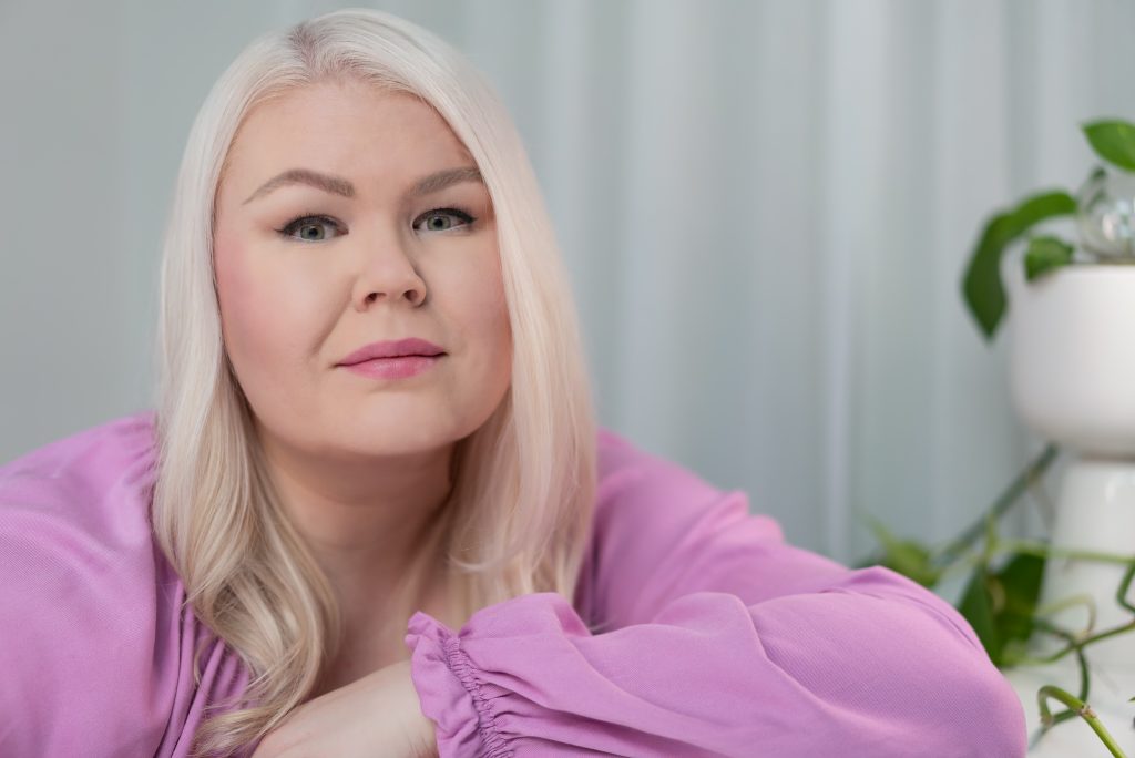 Heidi Kajaan, kasvokuva