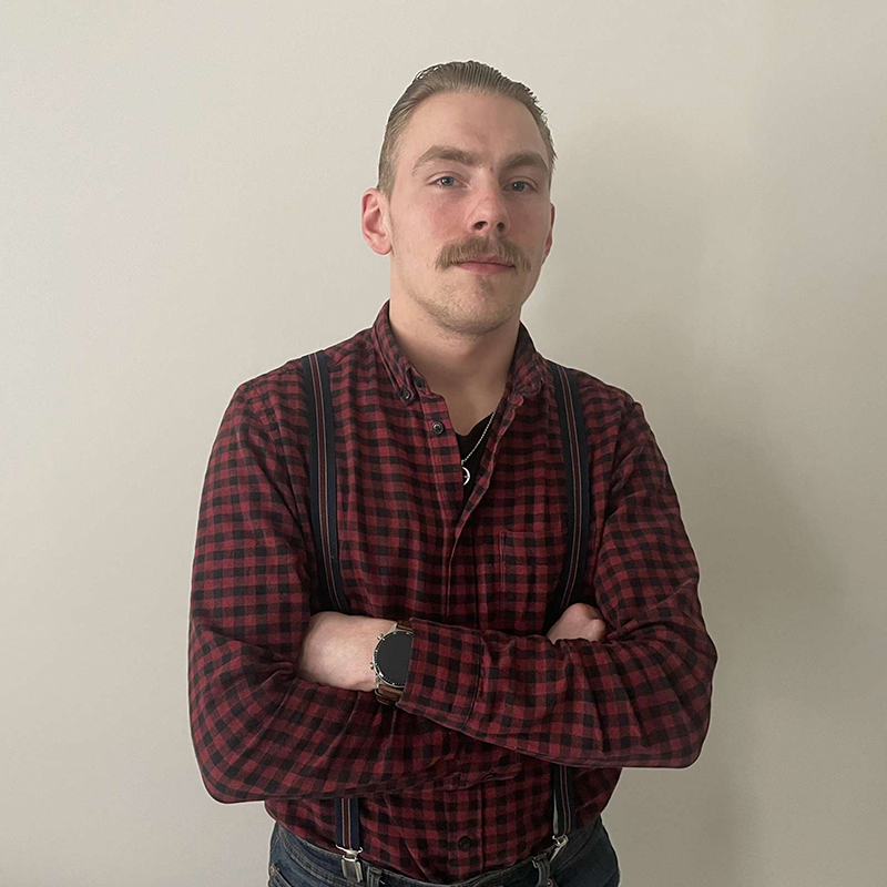 Juho Kuusikoski puolivartalokuva