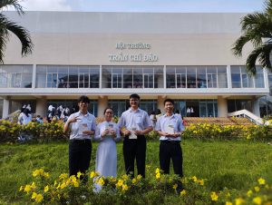 Master robot builders competition winner team.