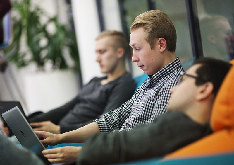 Liiketalouden opiskelijoita / Business students