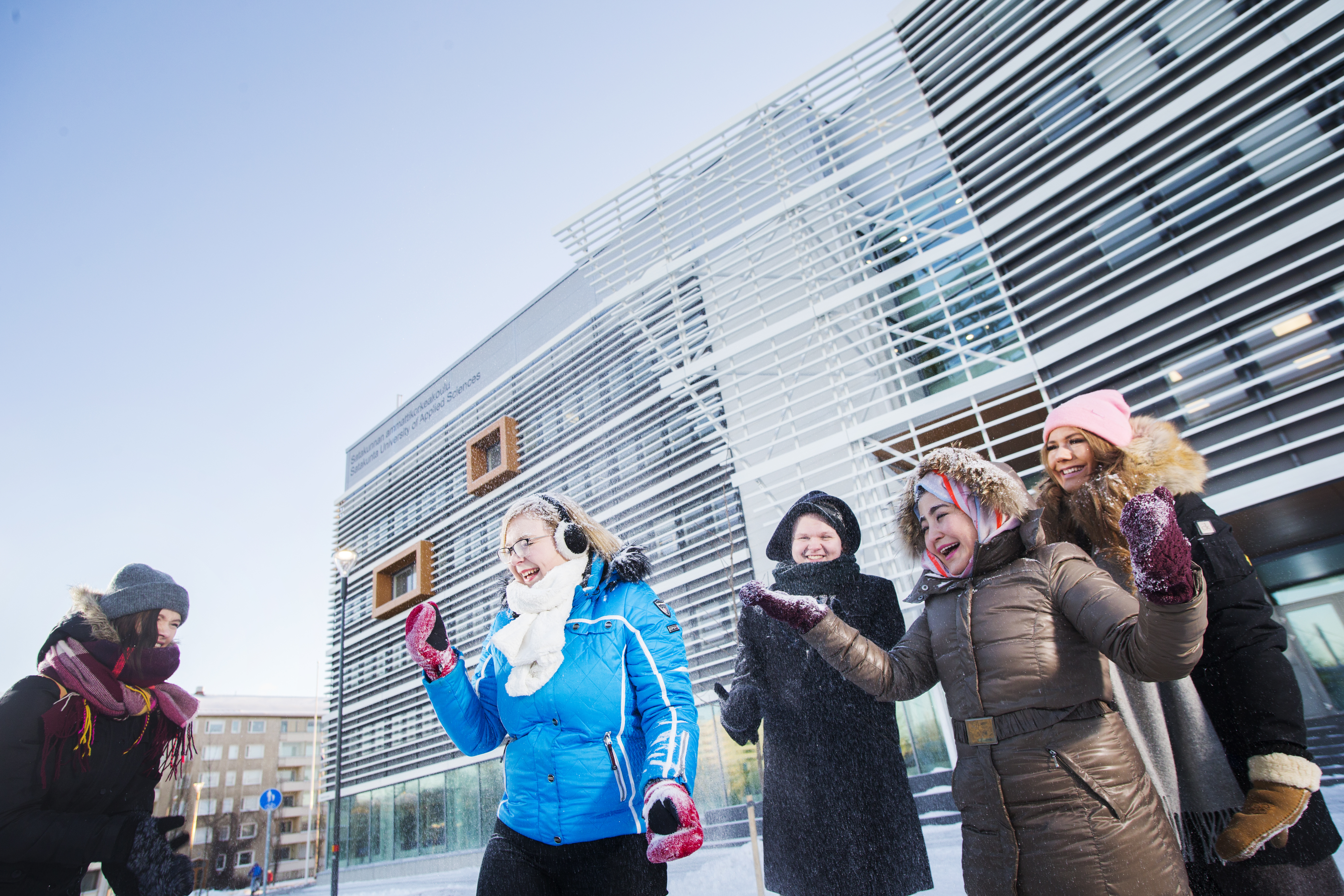 SAMK students outside the campus in winter.