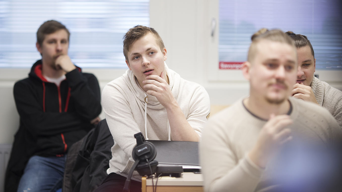Students listening a lecturer at SAMK-campus Pori.