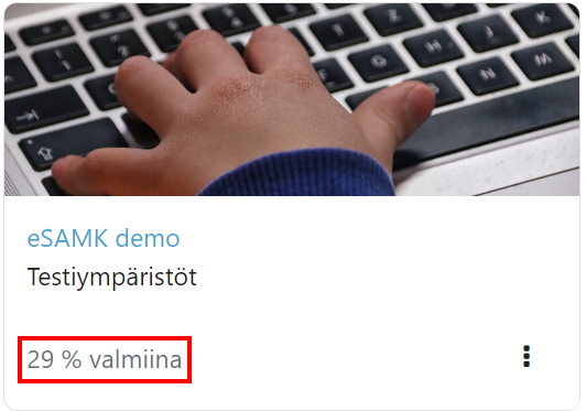 Tämä on ohje edistymisen seurantaan Moodlessa. Ohjeessa kerrotaan, miten edistymisen seuranta Moodlessa toimii, mistä sen löytää ja mitä seurannan värit tarkoittavat.