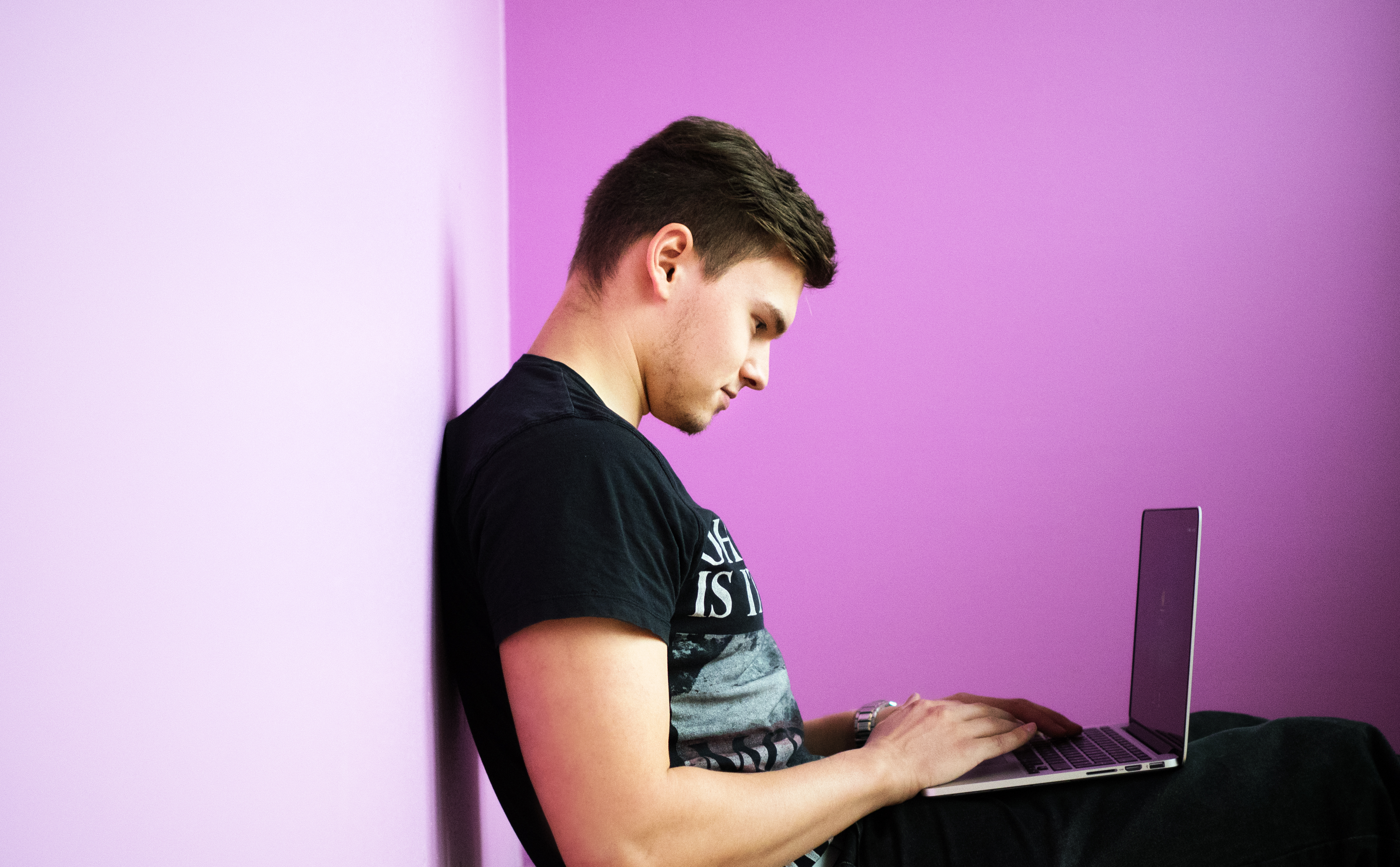 Human using a laptop.