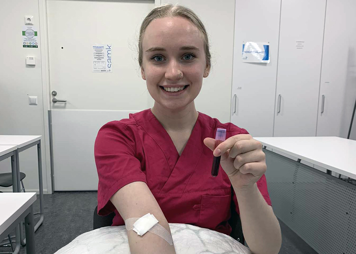 Silja-Sofia Ilvonen on ottanut verikokeen.