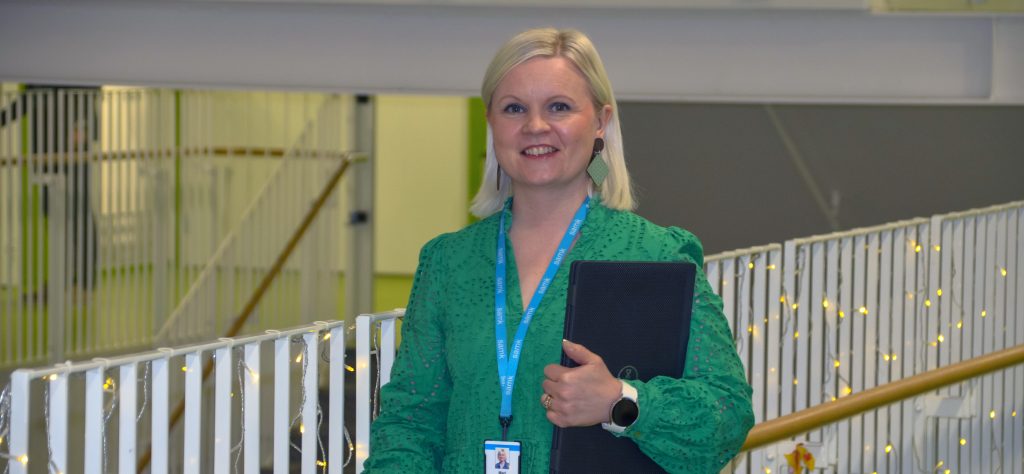 Ohjauksen ja opetussuunnitelmatyön koordinaattori Mari Linna kertoo, että opintojen valinta omaan osaamiskokonaisuuteen on helppoa.