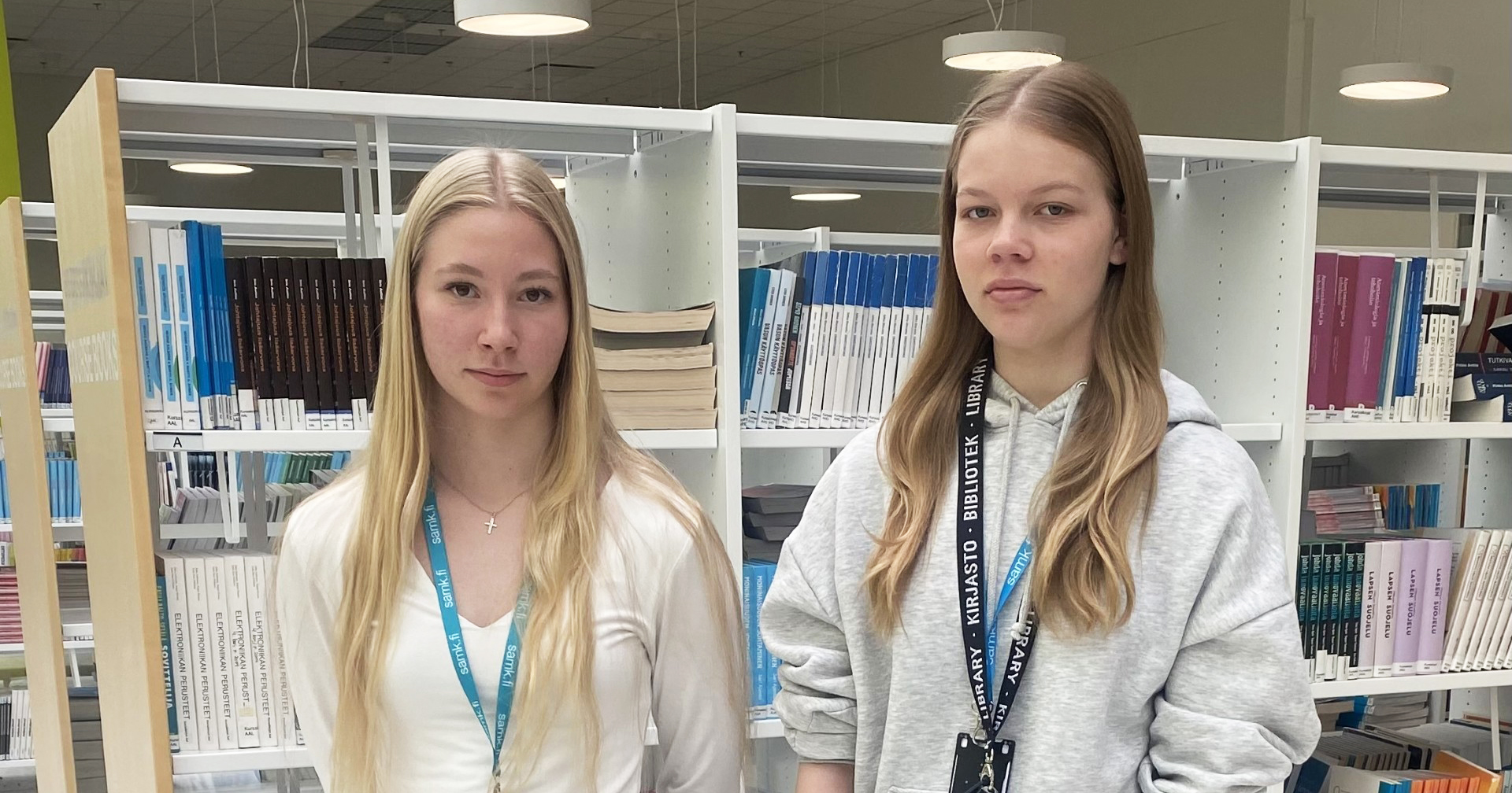 SAMKissa on ollut kesätyössä kuusi nuorta. Kuvassa heistä kaksi, Alina Kärki (vas.) ja Inka Jäntti.