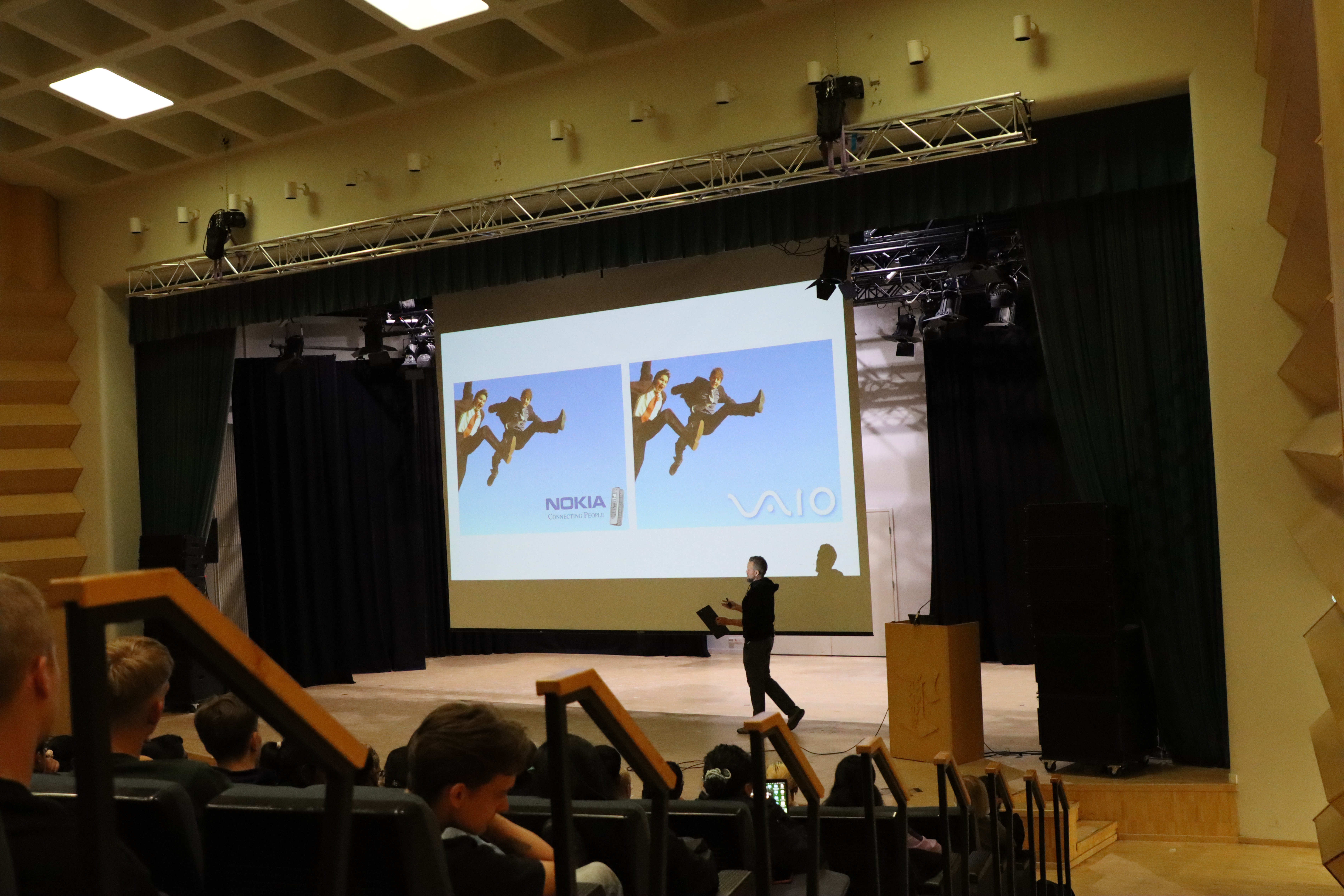 Jarno Elo inspired students at Kickstart Keynote: step outside your comfort zone.