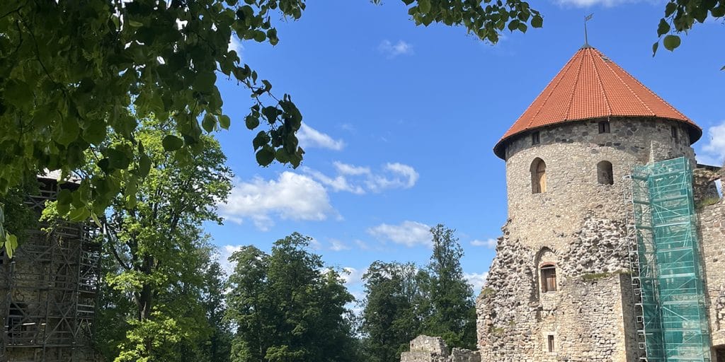Elizaveta Lazu and Huyen Le Kieu worked in customer service during their internship at the Cēsis Castle grounds.