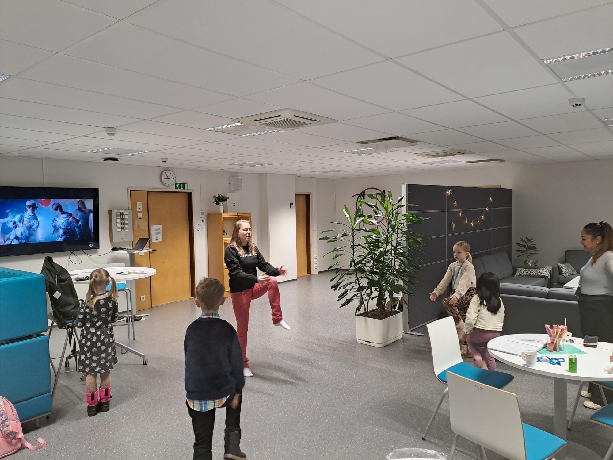 Lapsi mukaan töihin / Children’s Day at Work