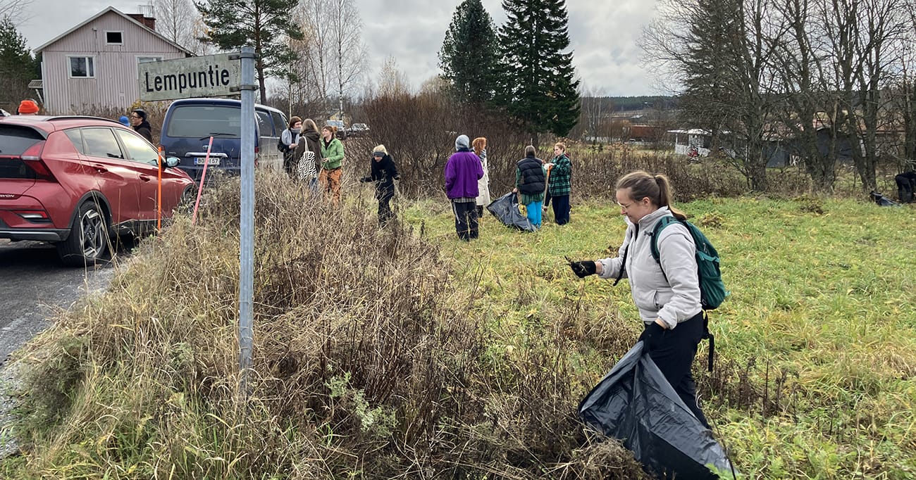 Työpaja jalkautui saven etsintään Kankaanpään Lempussa.