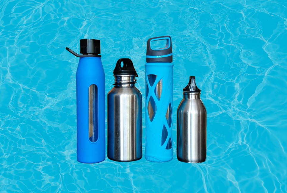 Neljä erilaista juomapulloa.