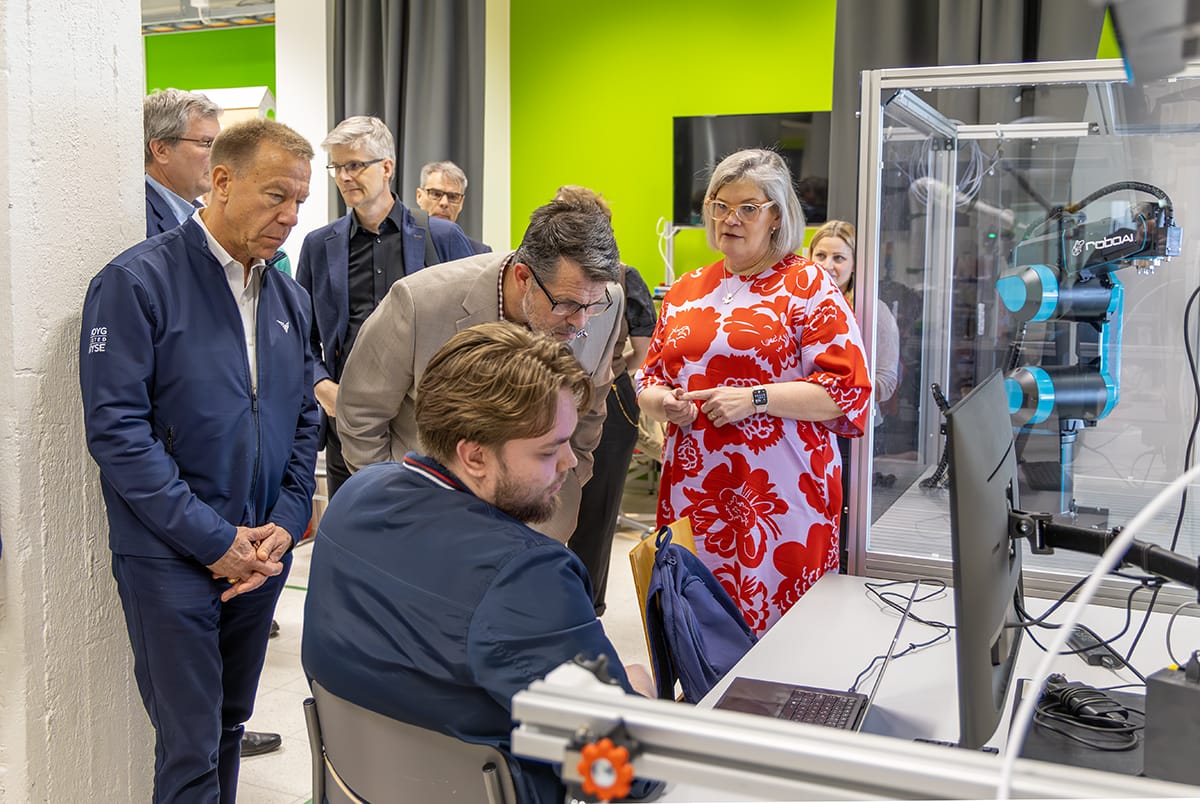 Kansainvälisiä avaruusalan edustajia vieraili Porissa.