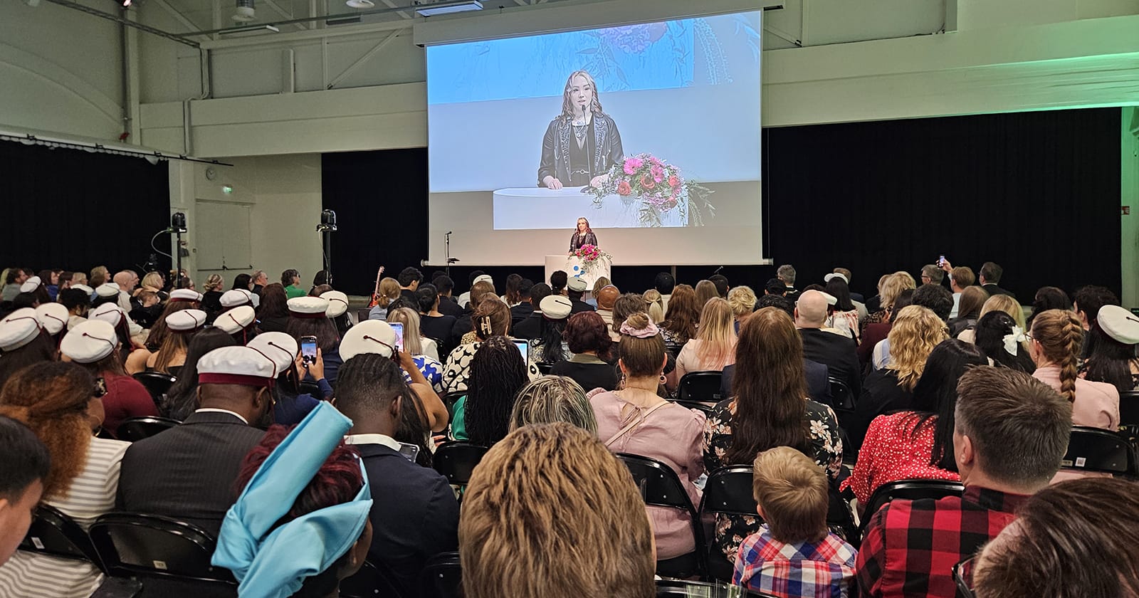 The graduating student’s speech was given by Viivi Virtanen, who graduated from the Degree Programme for Entrepreneurs (Yrittäjän tutkinto-ohjelma).